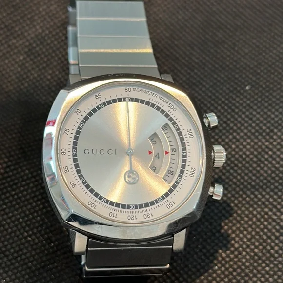 Men’s Gucci watch looks excellent - Picture 1 of 4